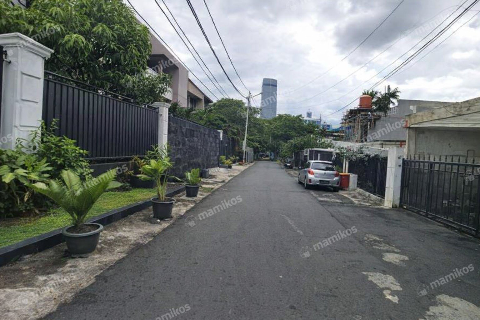 Rumah Sertifikat SHM 3 Kamar Tidur 2 Kamar Mandi SCBD Jakarta Selatan