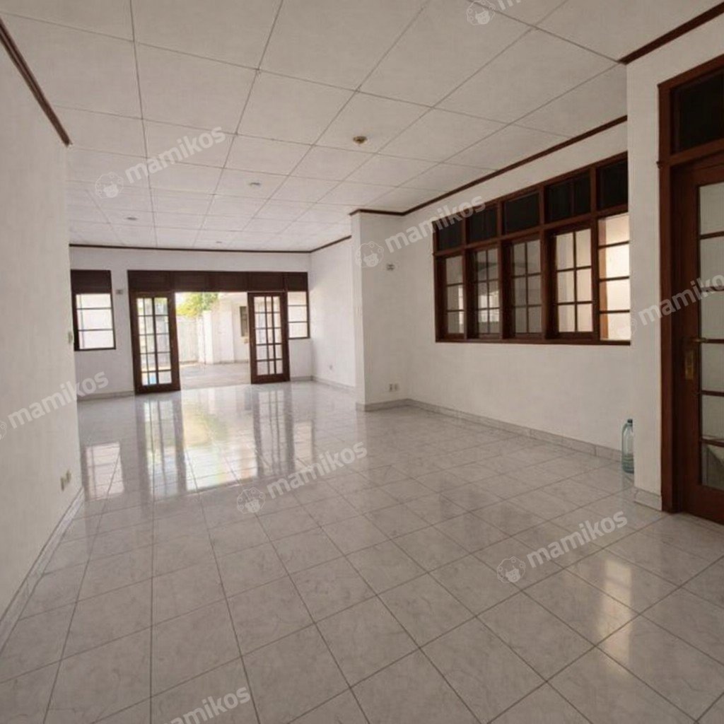 Rumah Sertifikat SHM 5 Kamar Tidur 5 Kamar Mandi Kebayoran Baru Jakarta Selatan - Photo 3