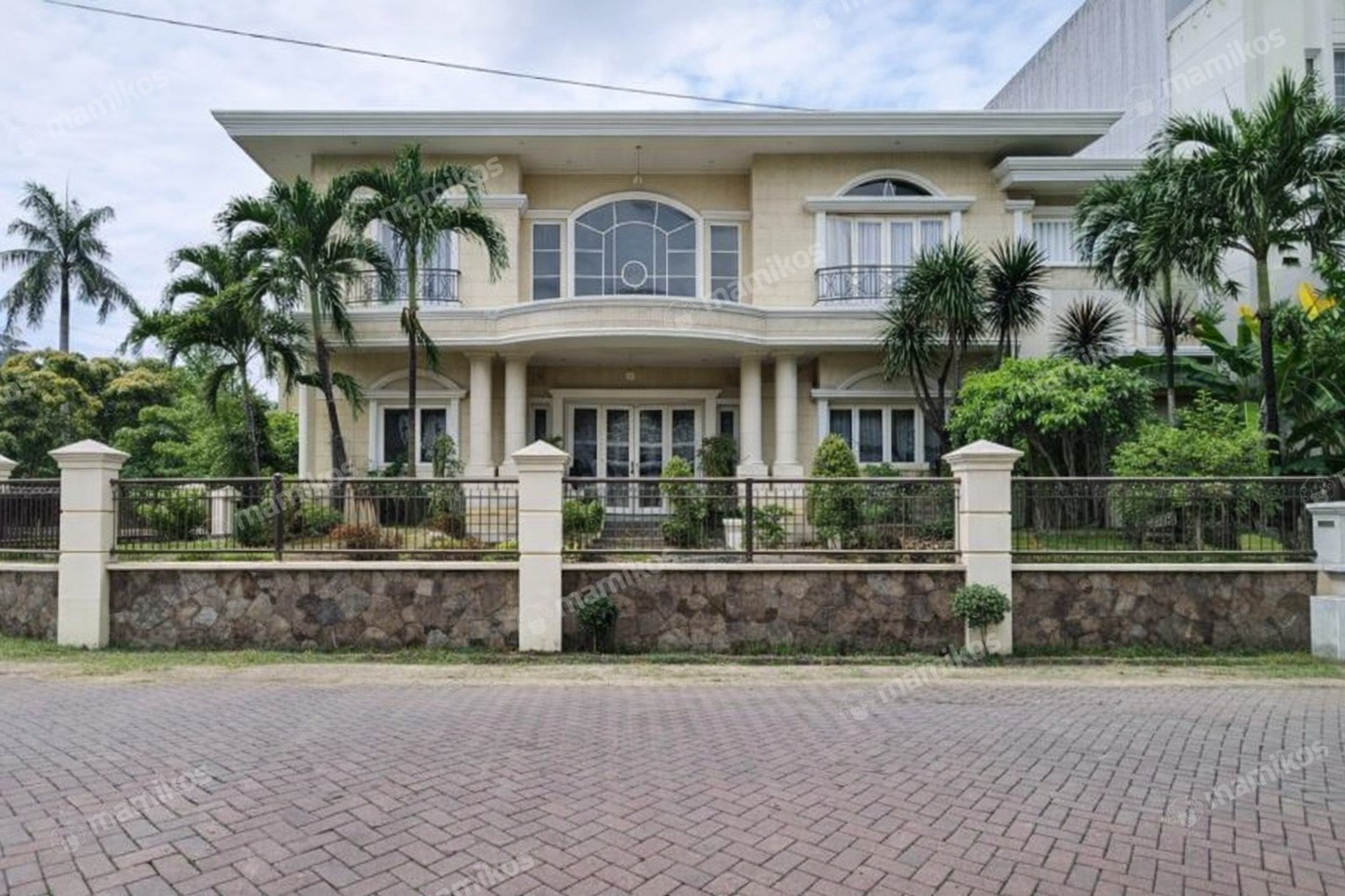Rumah Sertifikat SHM 6 Kamar Tidur 6 Kamar Mandi Kelapa Gading Jakarta Utara
