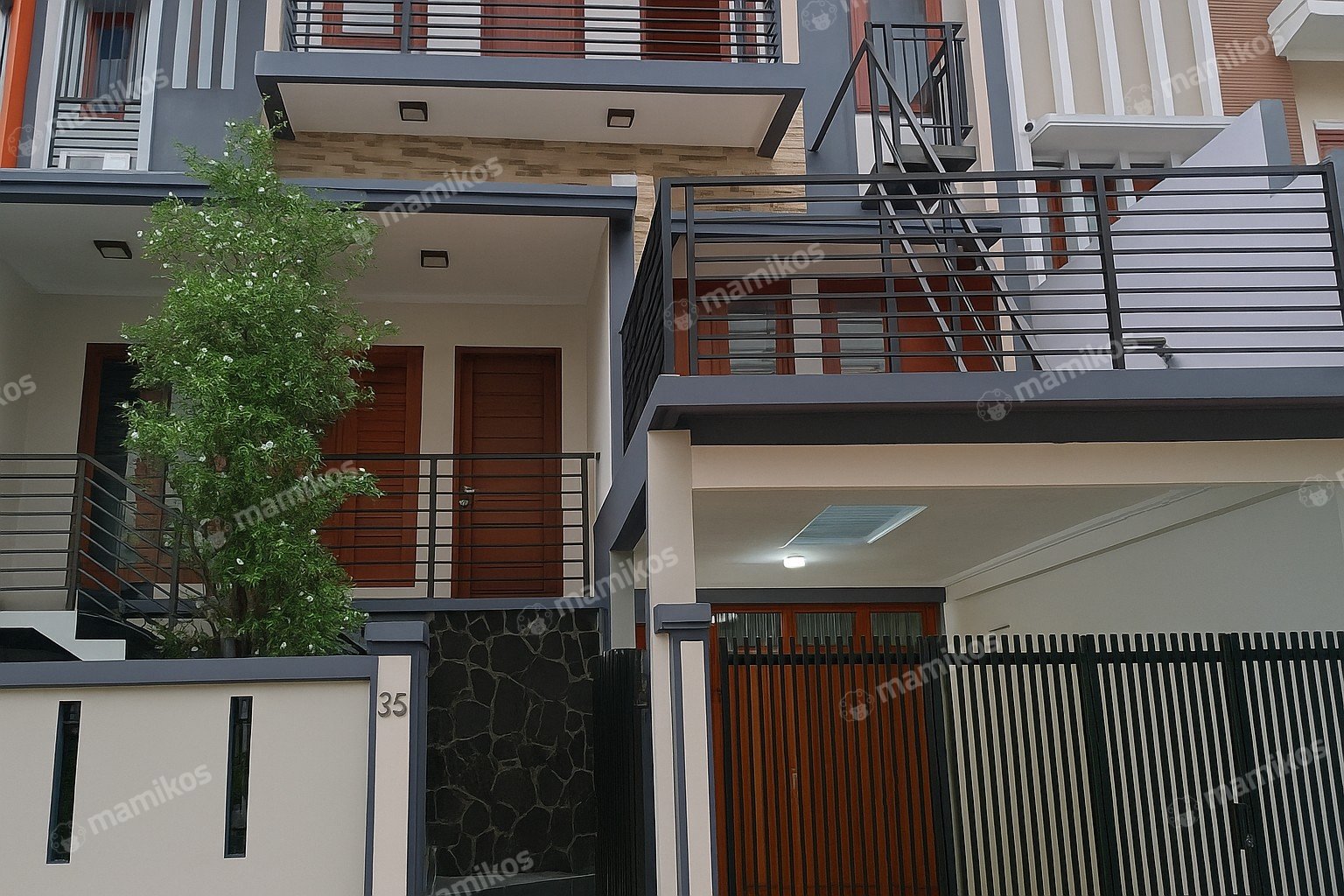 Rumah Sertifikat SHM 7 Kamar Tidur 7 Kamar Mandi Palmerah Jakarta Barat