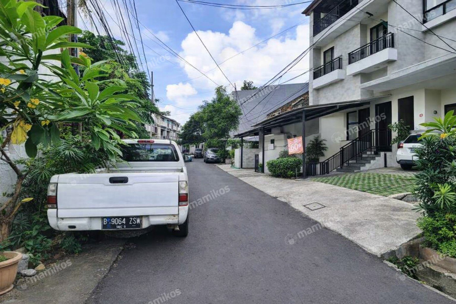 Rumah Sertifikat SHM 8 Kamar Tidur 7 Kamar Mandi Kuningan Jakarta Selatan