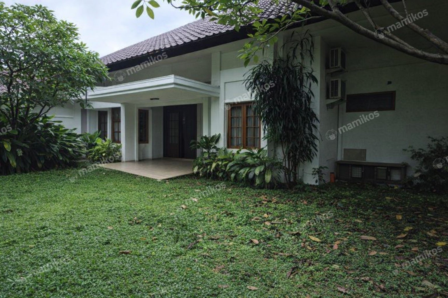 Rumah Sertifikat SHM 3 Kamar Tidur 2 Kamar Mandi Kebayoran Baru Jakarta Selatan