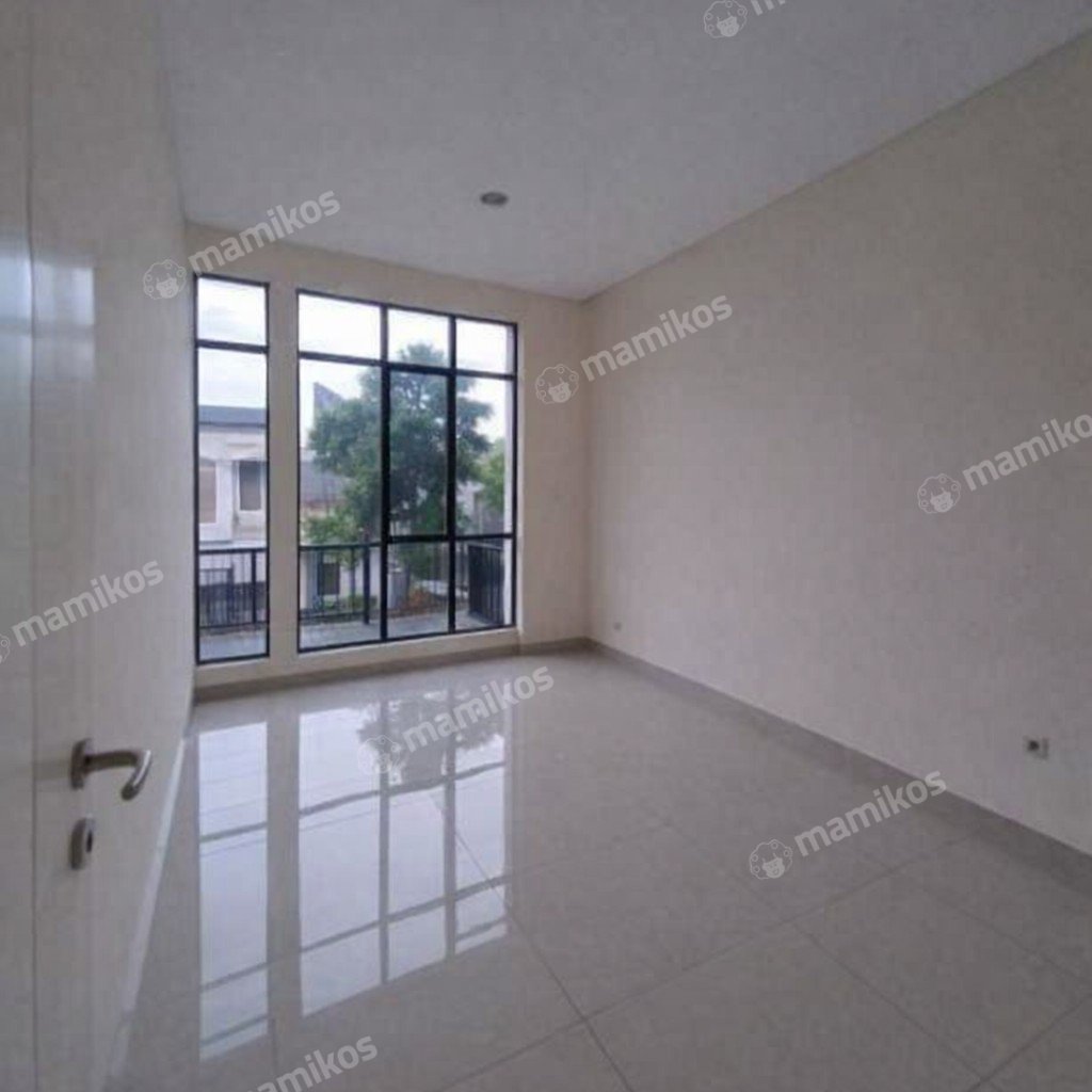 Rumah Sertifikat SHM 4 Kamar Tidur 3 Kamar Mandi Green Lake City Jakarta Barat - Photo 5