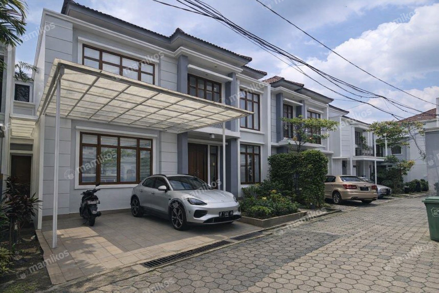 Rumah Sertifikat SHM 4 Kamar Tidur 4 Kamar Mandi Ampera Jakarta Selatan