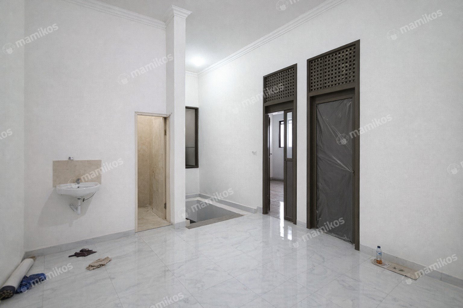 Rumah Sertifikat SHM 6 Kamar Tidur 3 Kamar Mandi Tomang Jakarta Barat - Photo 4