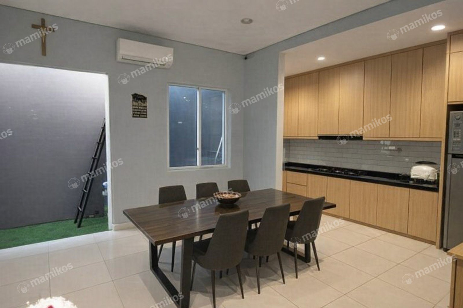 Rumah Sertifikat SHM 4 Kamar Tidur 4 Kamar Mandi Cakung Jakarta Timur