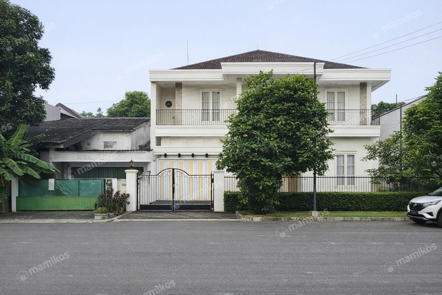 Rumah Sertifikat SHM 8 Kamar Tidur 15 Kamar Mandi Pondok Indah Jakarta Selatan