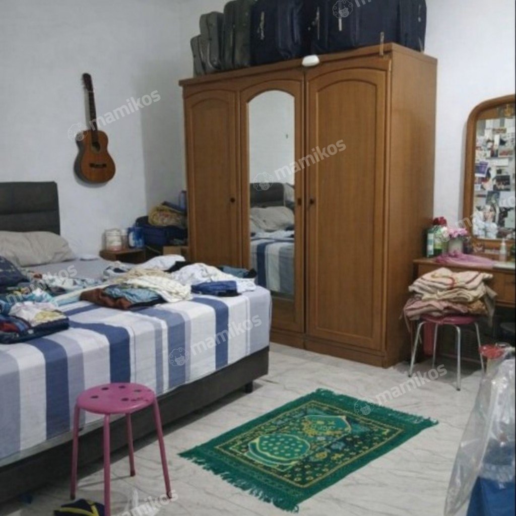 Rumah Sertifikat SHM 5 Kamar Tidur 5 Kamar Mandi Pulomas Jakarta Timur - Photo 3