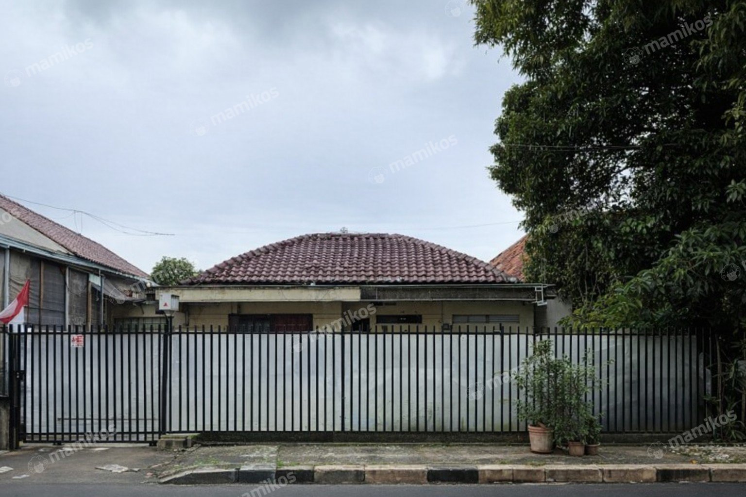 Rumah Sertifikat HGB 5 Kamar Tidur 1 Kamar Mandi Guntur Jakarta Selatan