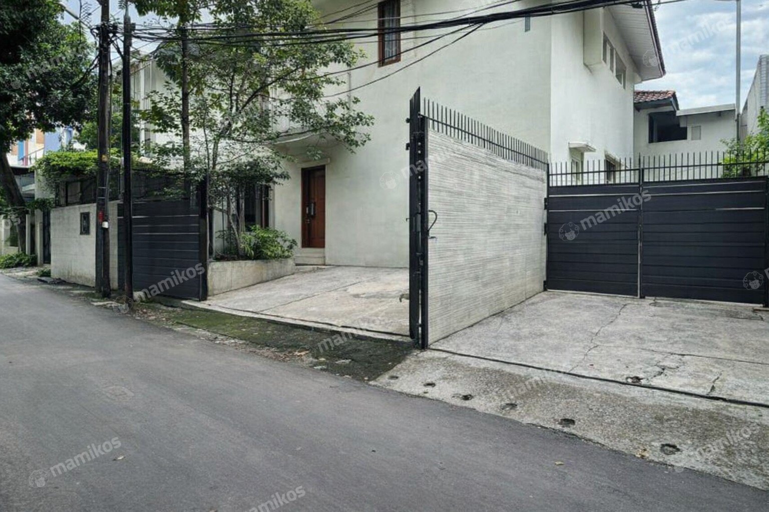 Rumah Sertifikat SHM 6 Kamar Tidur 4 Kamar Mandi Cipete Jakarta Selatan