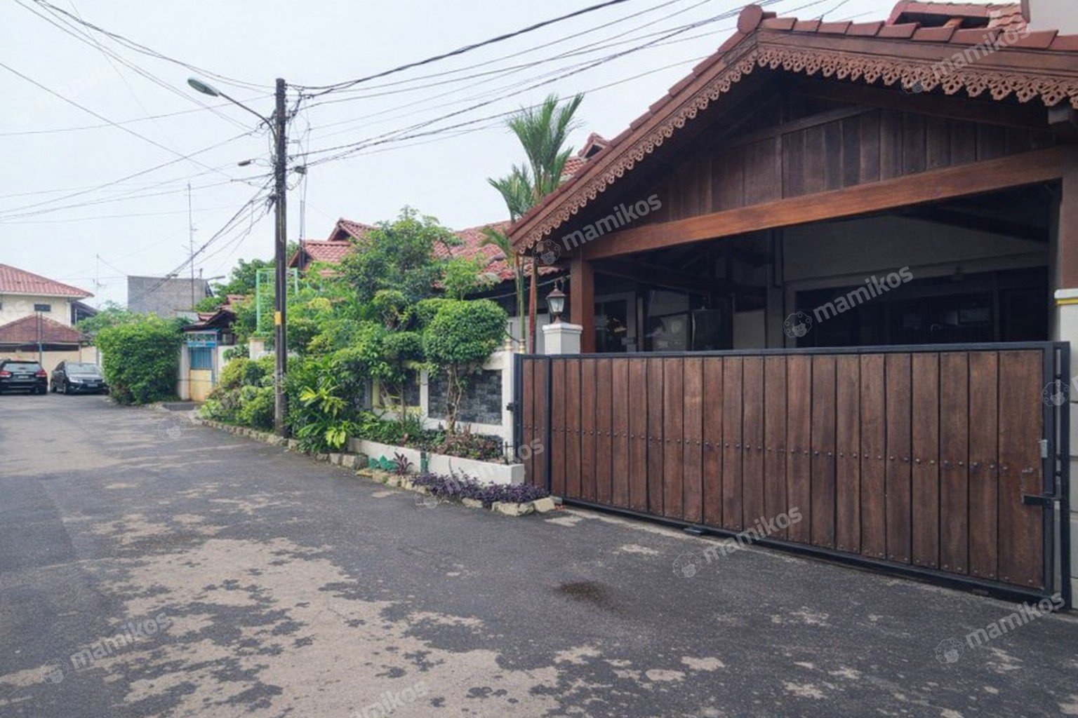 Rumah Sertifikat SHM 6 Kamar Tidur 3 Kamar Mandi Jatiwaringin Jakarta Timur