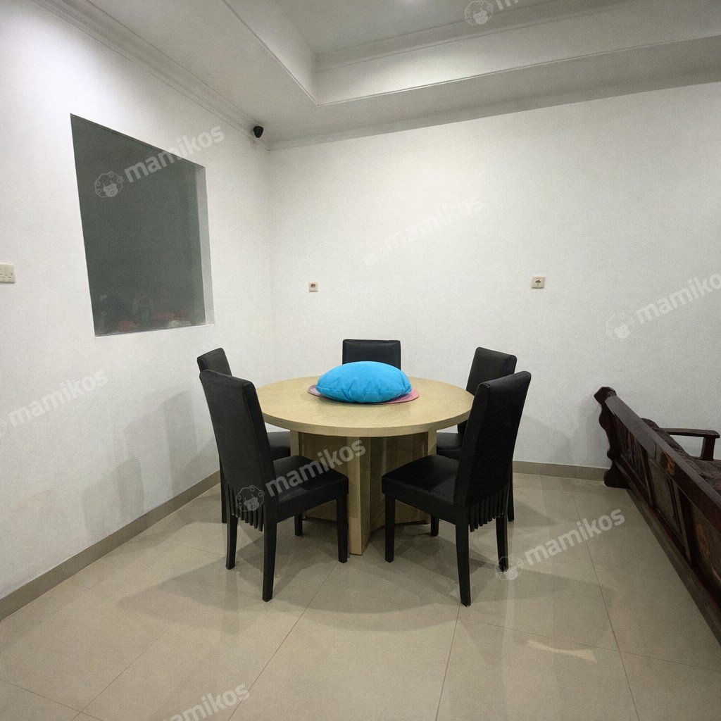 Rumah Sertifikat SHM 3 Kamar Tidur 3 Kamar Mandi Daan Mogot Jakarta Barat - Photo 5