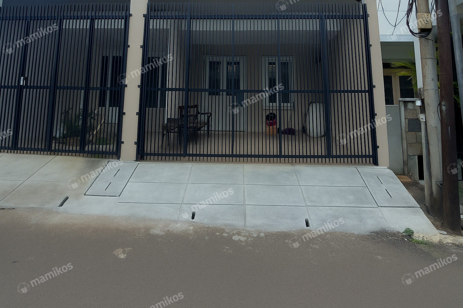 Rumah Sertifikat SHM 3 Kamar Tidur 3 Kamar Mandi Tomang Jakarta Barat