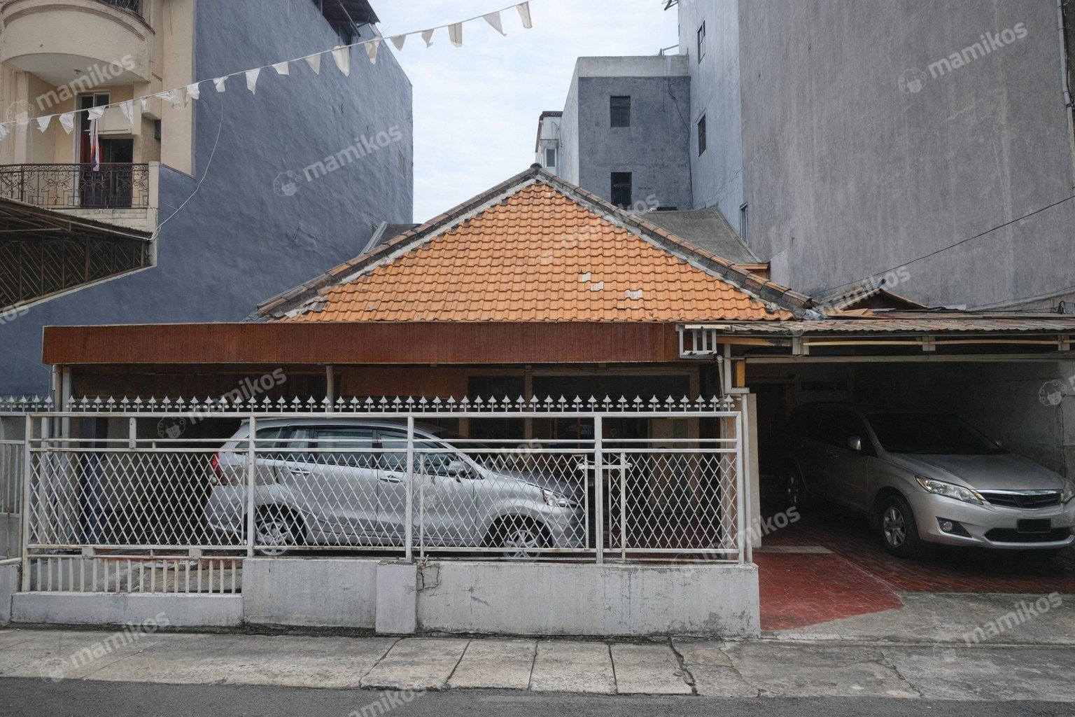 Rumah Sertifikat SHM 4 Kamar Tidur 4 Kamar Mandi Mangga Besar Jakarta Barat