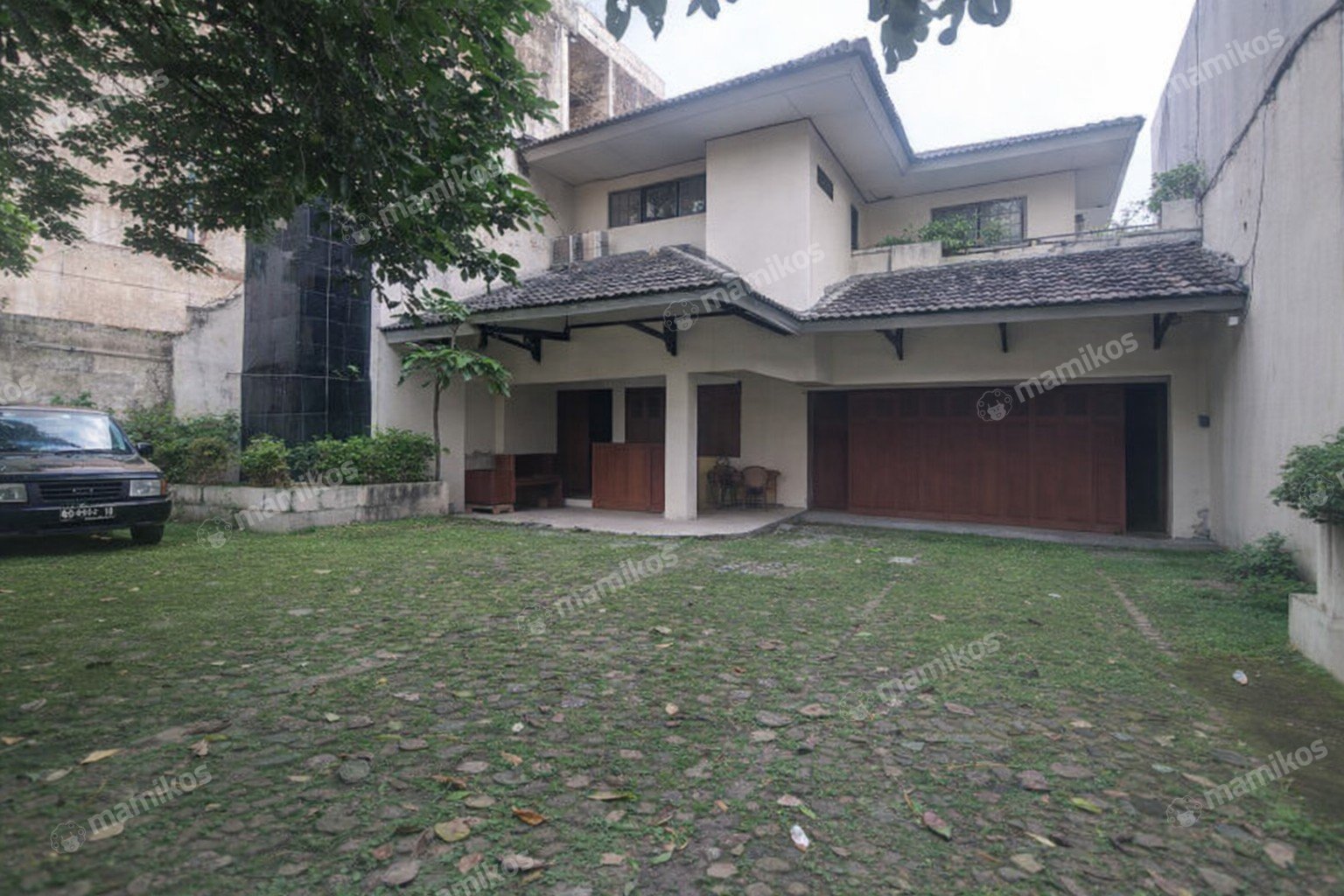 Rumah Sertifikat SHM 8 Kamar Tidur 82 Kamar Mandi Kebon Jeruk Jakarta Barat