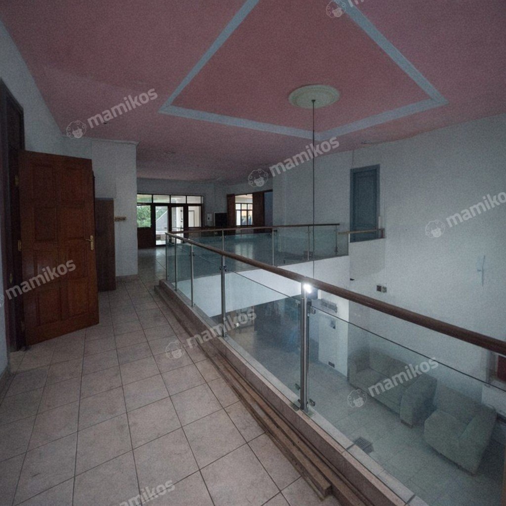 Rumah Sertifikat SHM 8 Kamar Tidur 82 Kamar Mandi Kebon Jeruk Jakarta Barat - Photo 4