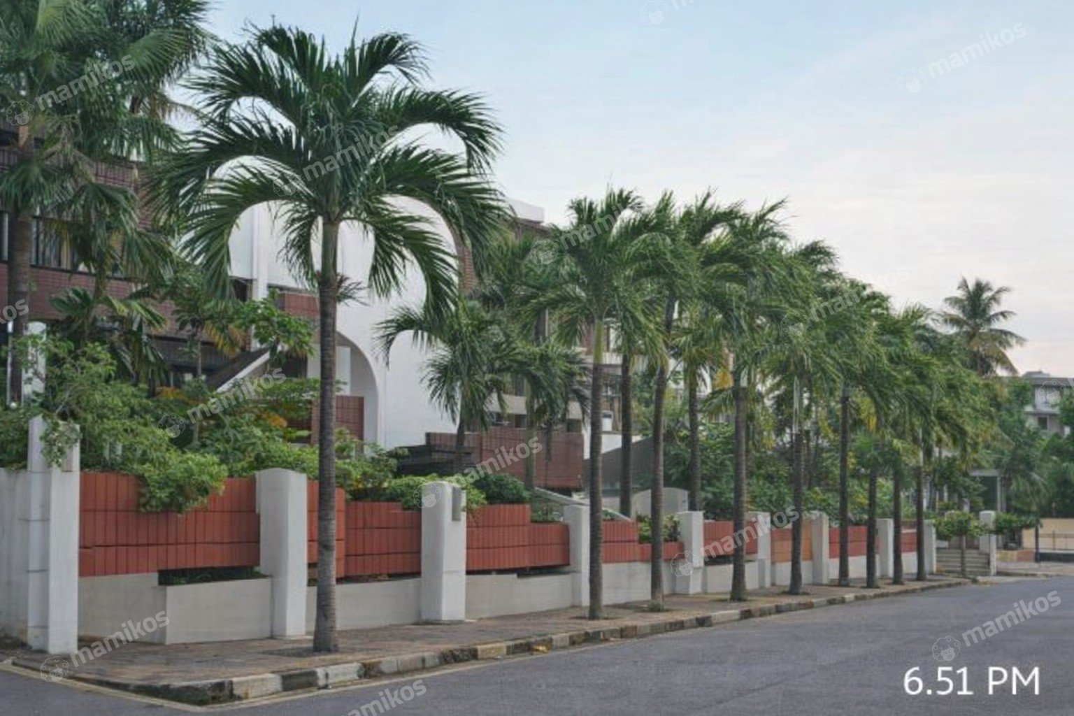 Rumah Sertifikat SHM 5 Kamar Tidur 3 Kamar Mandi Sunrise Garden Jakarta Barat - Photo 2