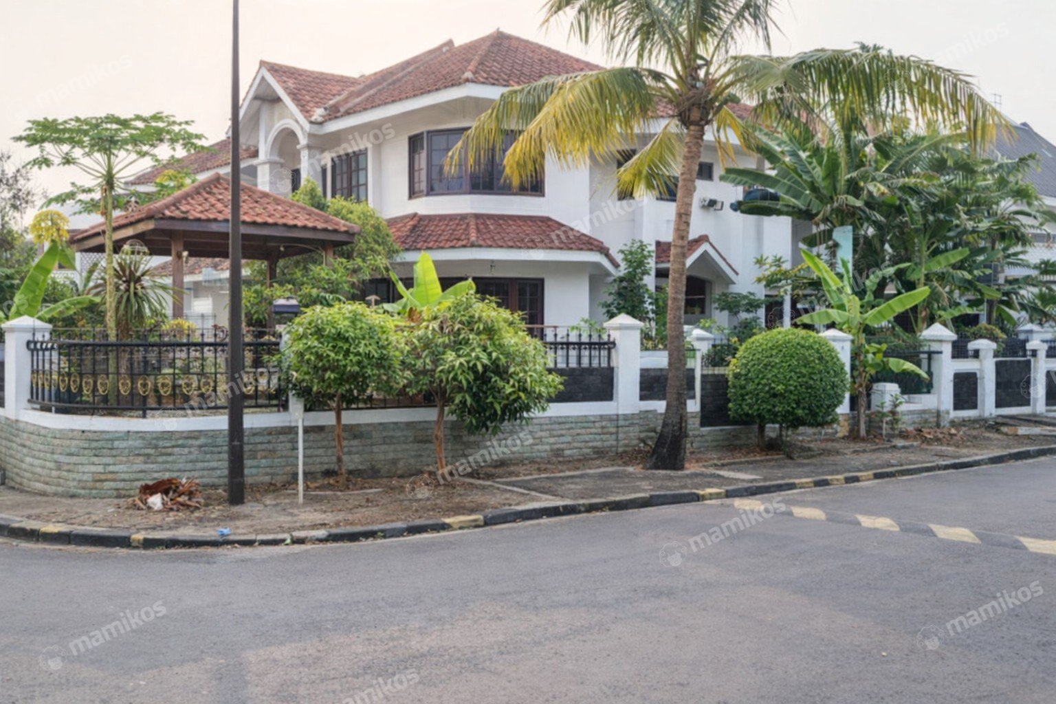 Rumah Sertifikat SHM 6 Kamar Tidur 6 Kamar Mandi Cinere Jakarta Selatan