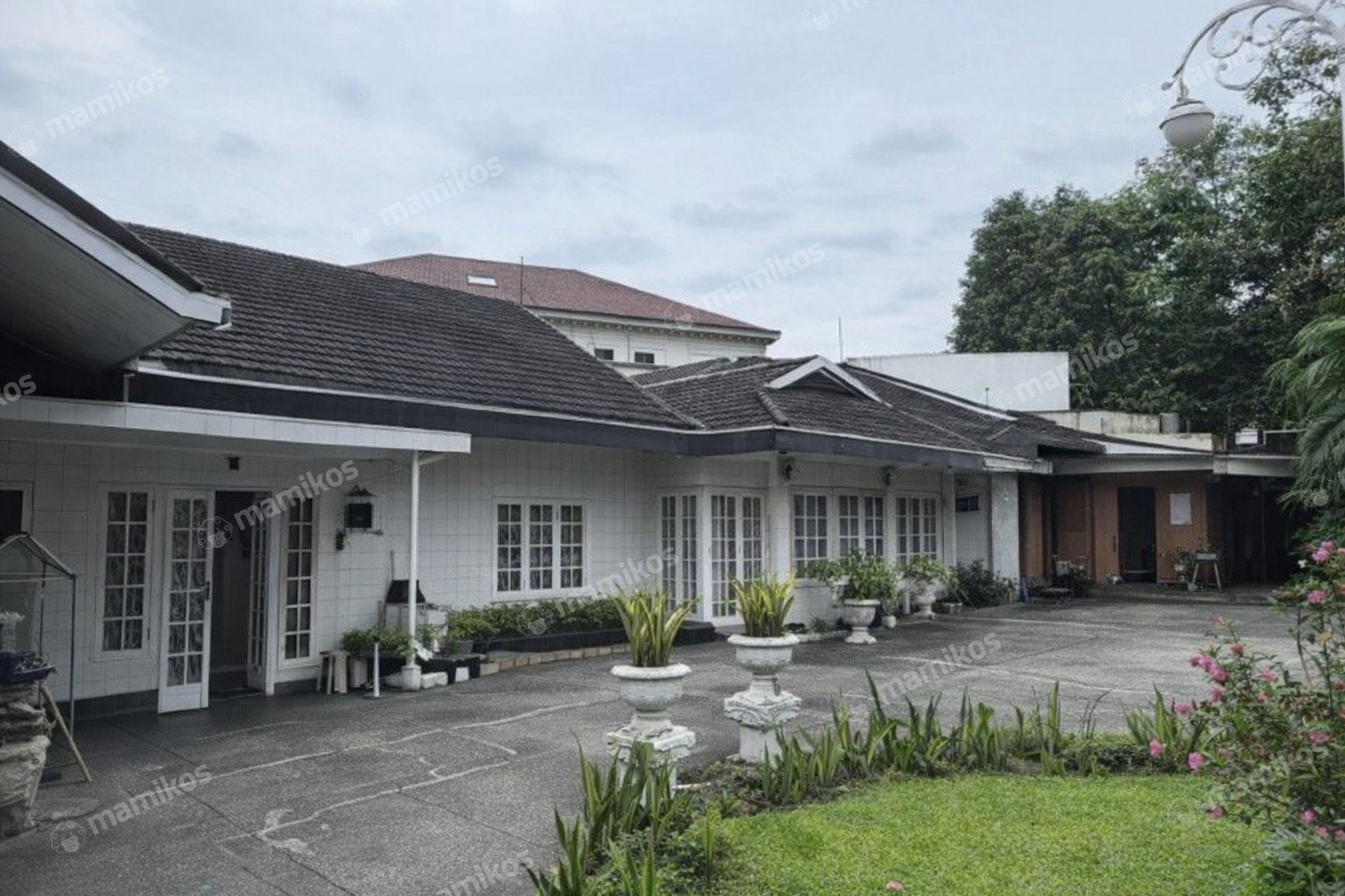 Rumah Sertifikat SHM 4 Kamar Tidur 3 Kamar Mandi Kebayoran Baru Jakarta Selatan