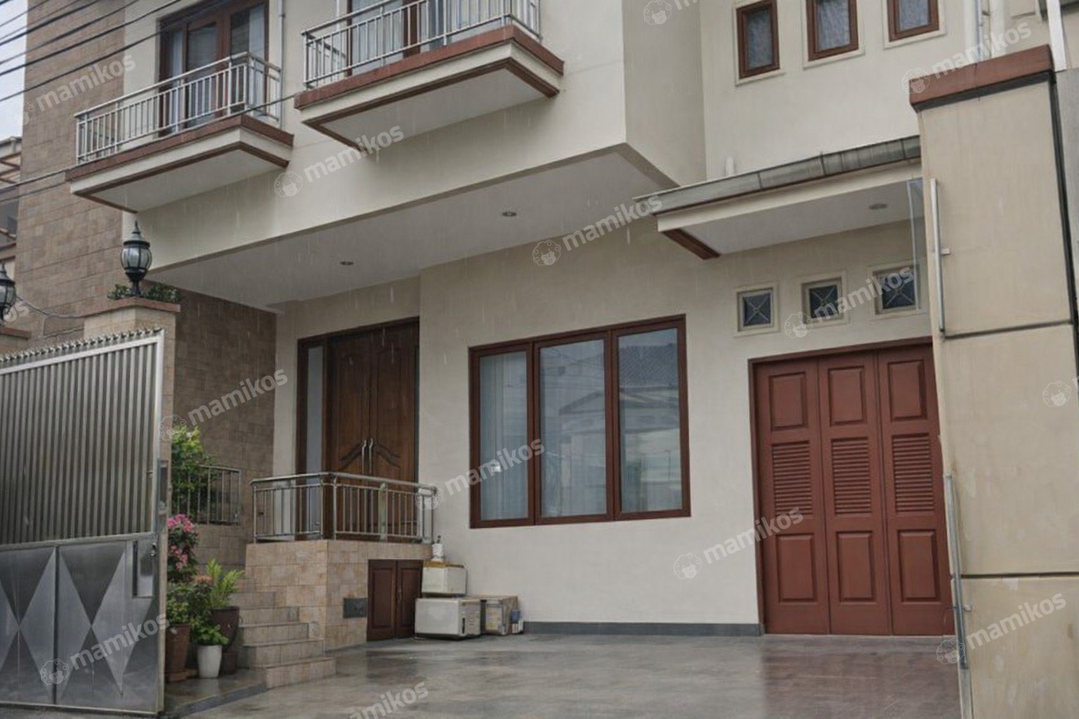 Rumah Sertifikat SHM 7 Kamar Tidur 4 Kamar Mandi Green garden Jakarta Barat