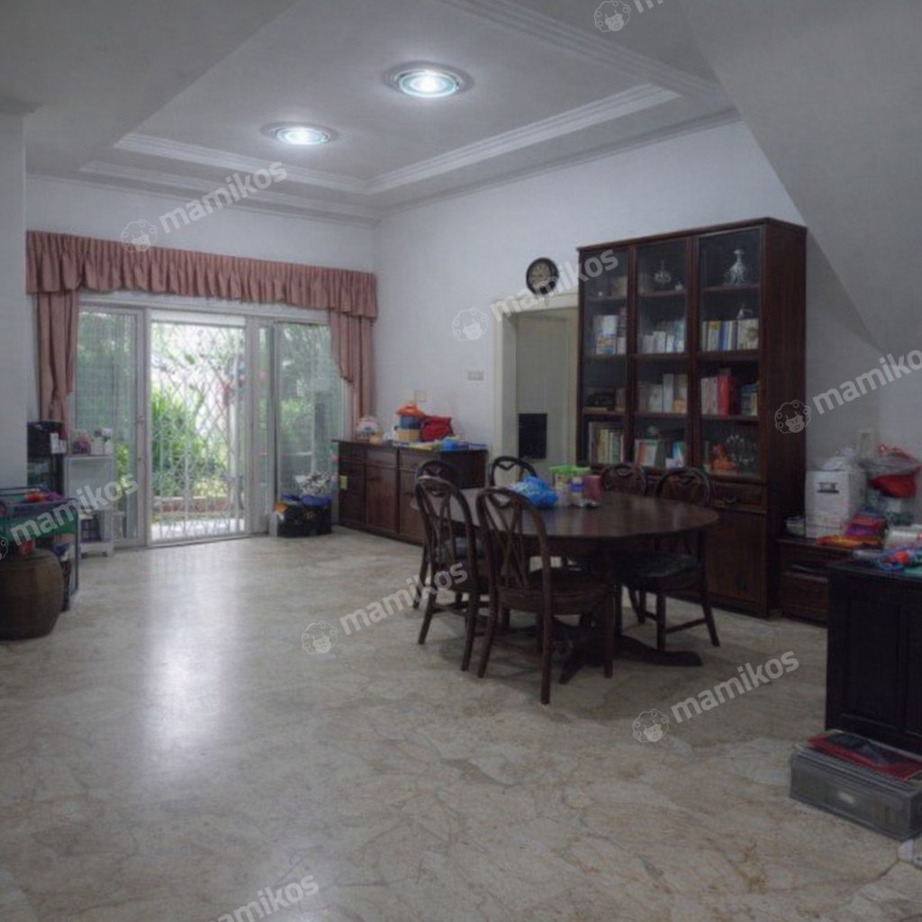 Rumah Sertifikat SHM 4 Kamar Tidur 4 Kamar Mandi Intercon Jakarta Barat - Photo 2