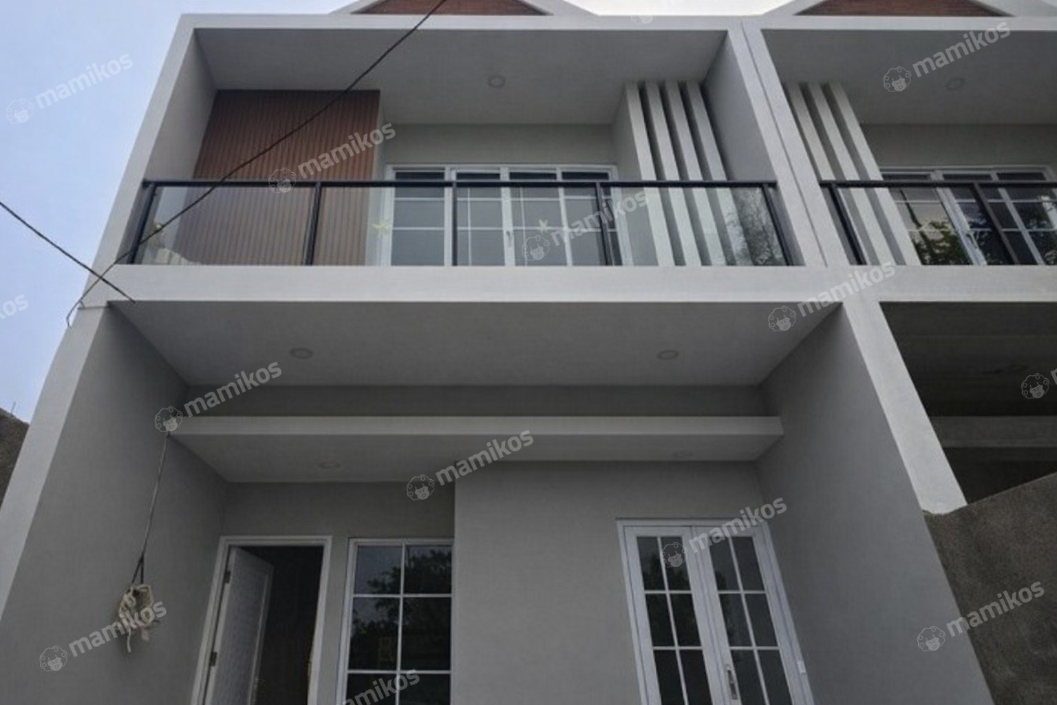 Rumah 4KT 3KM Sunrise Garden Jakarta Barat