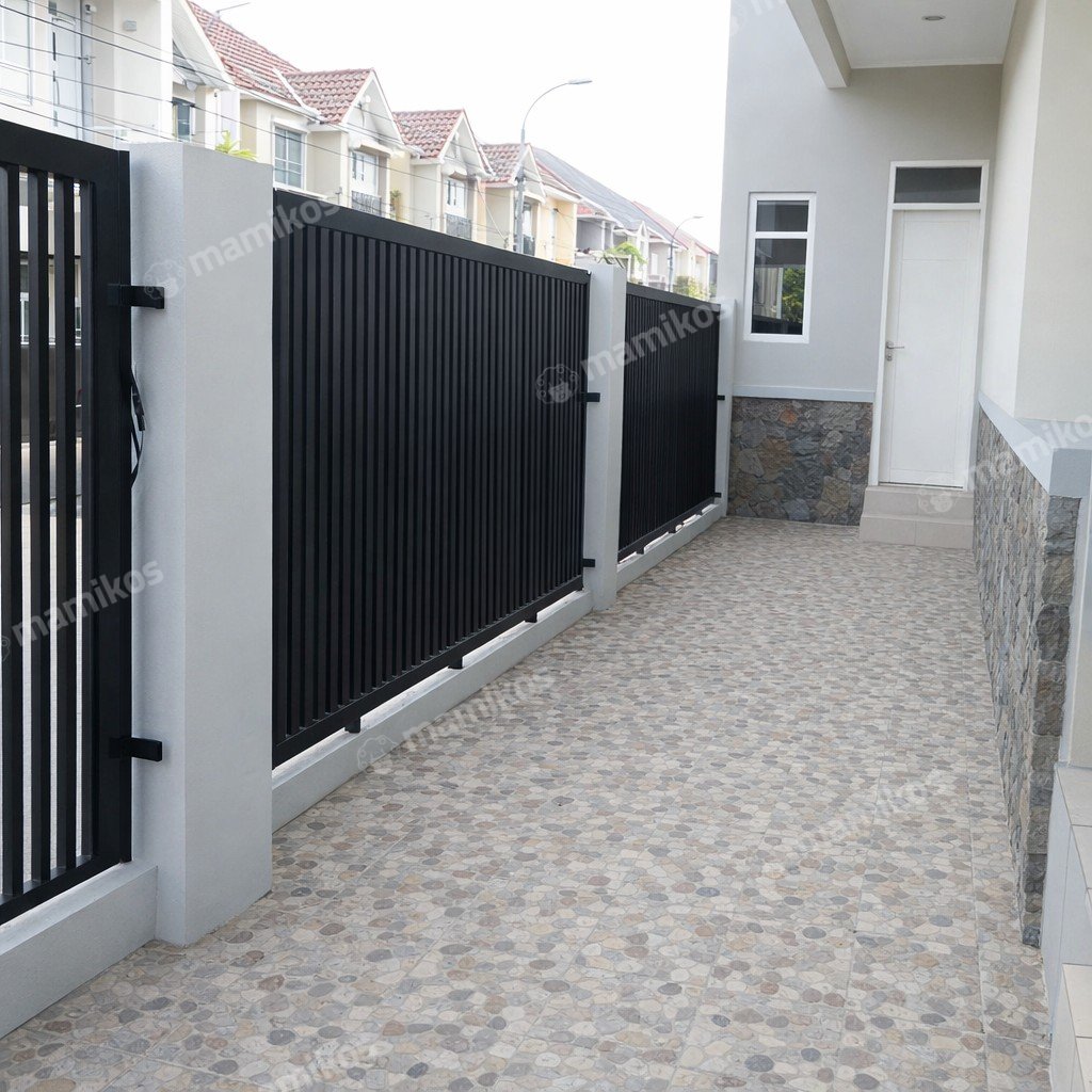 Rumah Sertifikat SHM 4 Kamar Tidur 4 Kamar Mandi Taman Surya Jakarta Barat - Photo 2