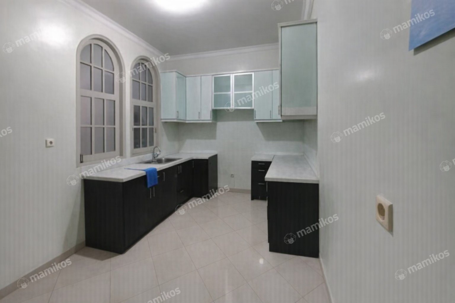 Rumah Sertifikat SHM 4 Kamar Tidur 4 Kamar Mandi Kebon Jeruk Jakarta Barat - Photo 3