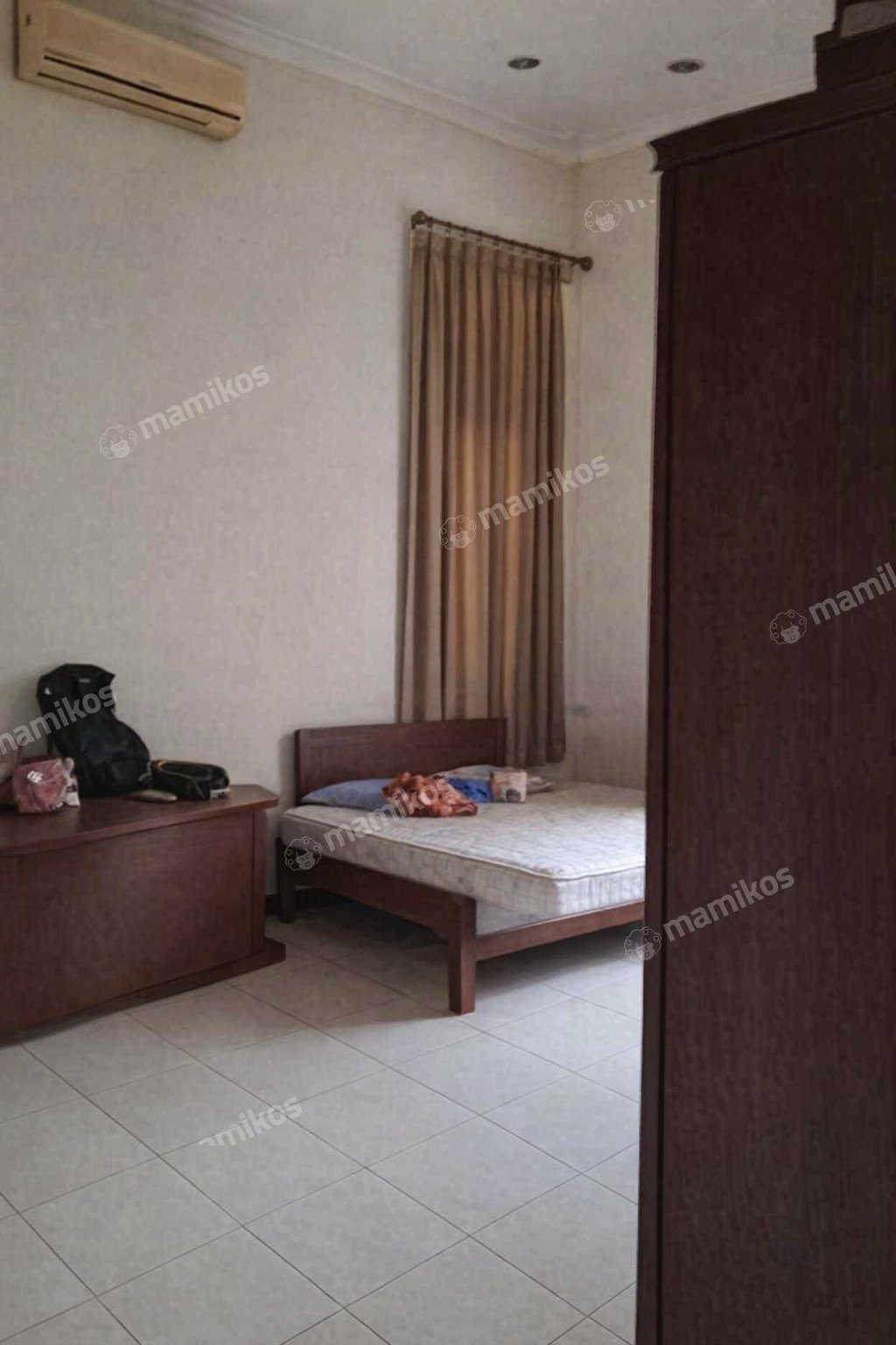 Rumah Sertifikat SHM 9 Kamar Tidur 3 Kamar Mandi Pegadungan Jakarta Barat - Photo 2