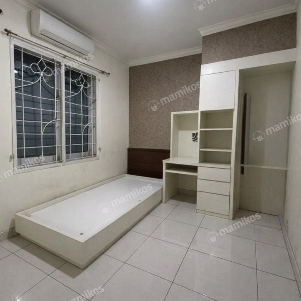 Rumah Sertifikat SHM 4 Kamar Tidur 2 Kamar Mandi Legenda Wisata Jakarta Timur - Photo 4
