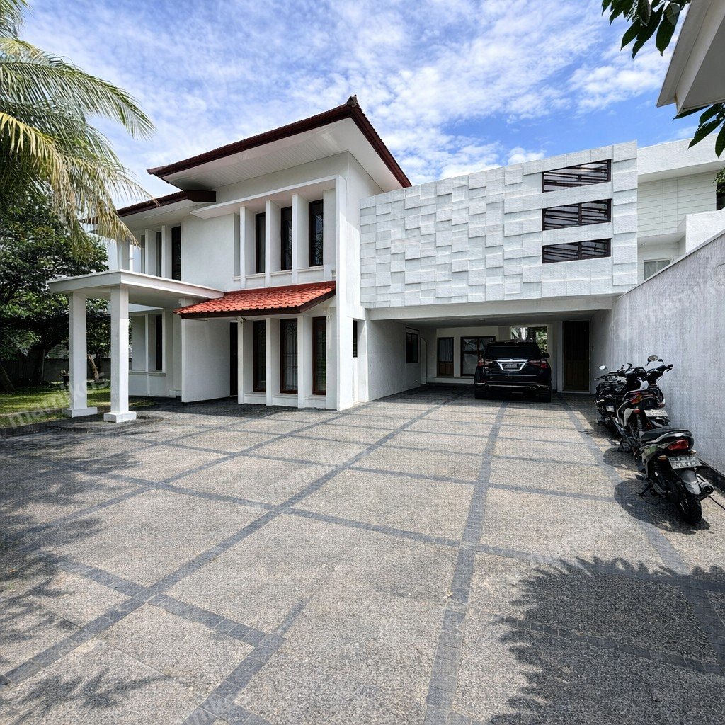 Rumah Sertifikat SHM 3 Kamar Tidur 3 Kamar Mandi Lebak Bulus Jakarta Selatan - Photo 2