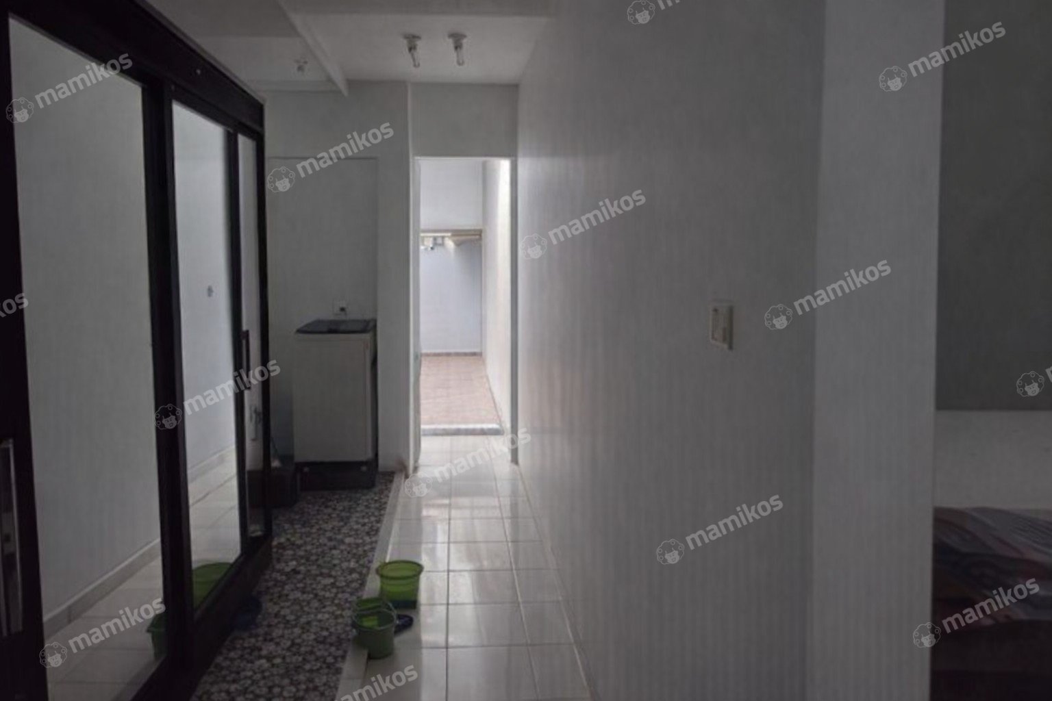 Rumah Sertifikat SHM 3 Kamar Tidur 3 Kamar Mandi Metland Puri Jakarta Barat - Photo 2