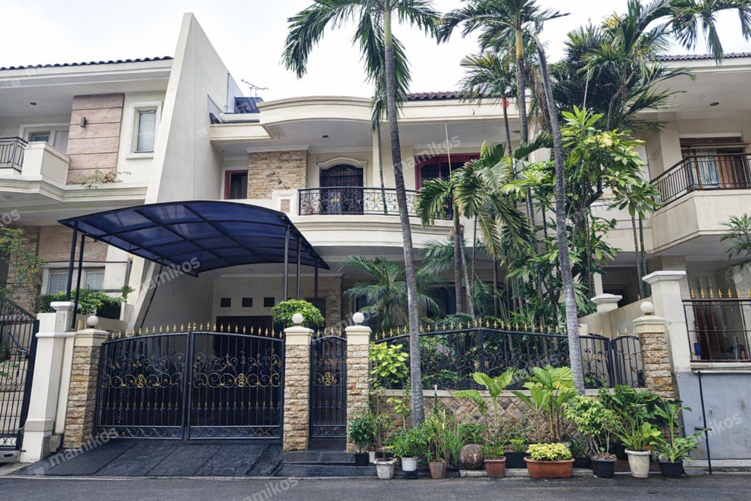 Rumah Sertifikat SHM 5 Kamar Tidur 3 Kamar Mandi Kembangan Jakarta Barat