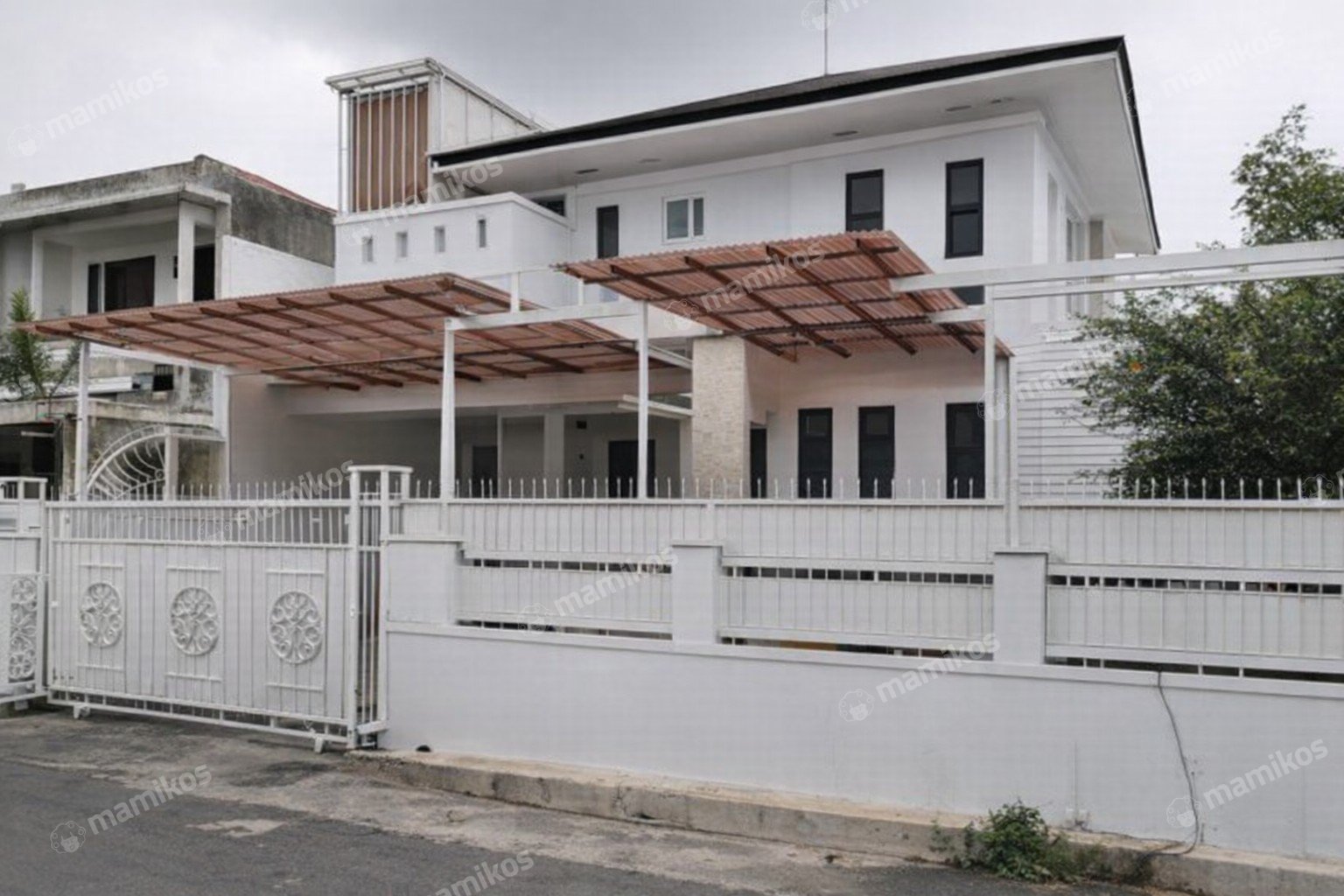 Rumah 5KT 3KM Intercon Jakarta Barat