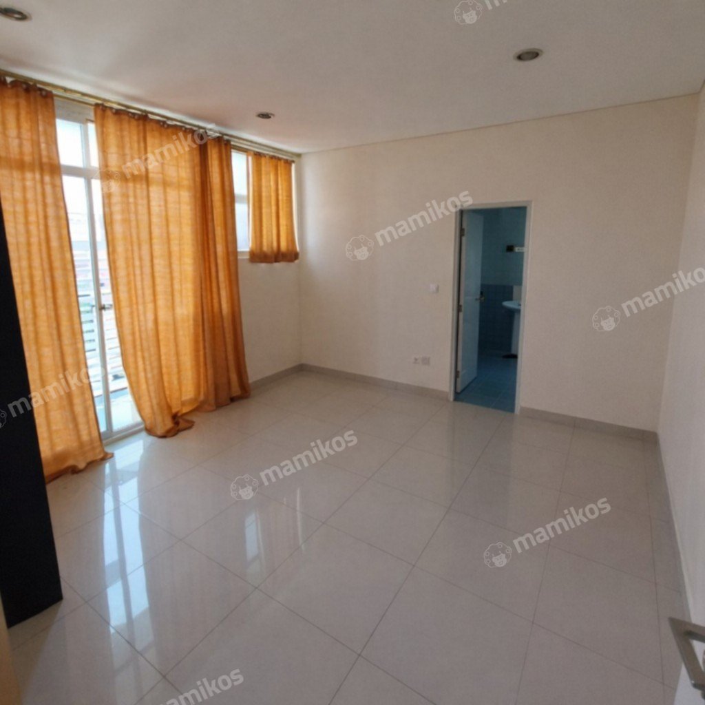 Rumah Sertifikat SHM 3 Kamar Tidur 3 Kamar Mandi Cengkareng Jakarta Barat - Photo 2