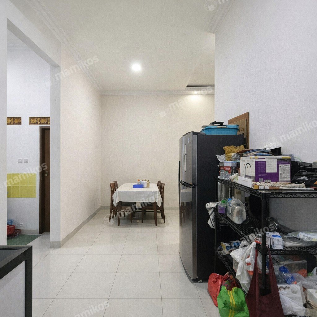Rumah Sertifikat SHM 3 Kamar Tidur 2 Kamar Mandi Duta Garden Jakarta Barat - Photo 2
