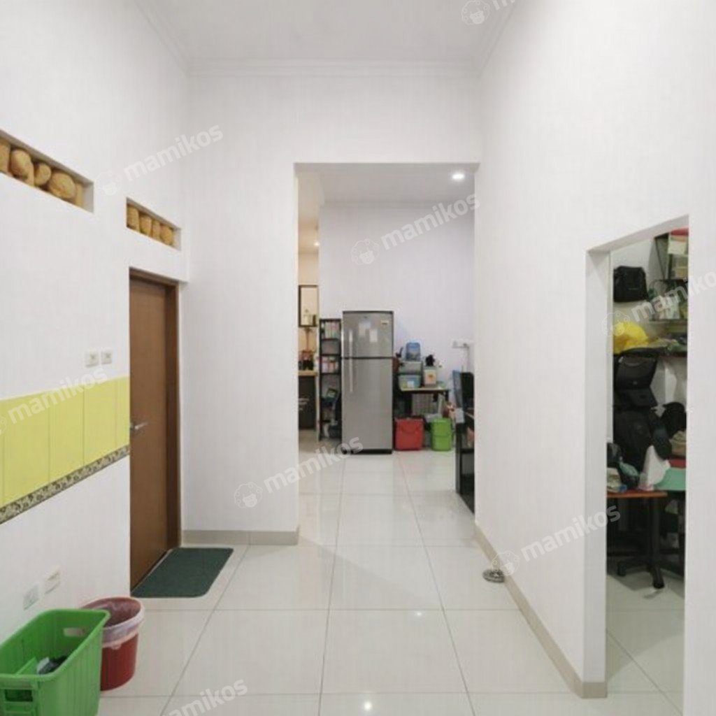 Rumah Sertifikat SHM 3 Kamar Tidur 2 Kamar Mandi Duta Garden Jakarta Barat - Photo 3