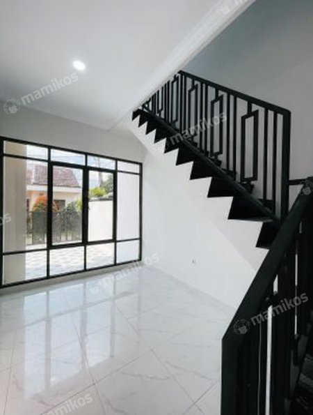 Rumah Sertifikat SHM 3 Kamar Tidur 2 Kamar Mandi Harapan Indah Bekasi - Photo 2
