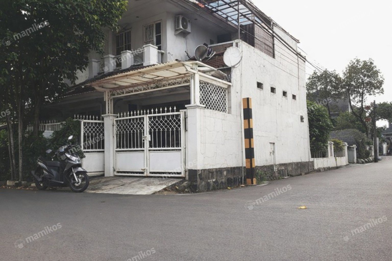 Rumah Sertifikat SHM 5 Kamar Tidur 3 Kamar Mandi Rawamangun Jakarta Timur