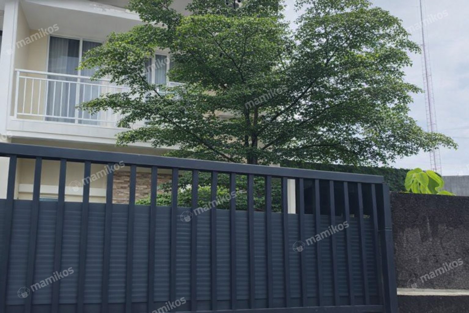 Rumah Sertifikat SHM 5 Kamar Tidur 3 Kamar Mandi Joglo Jakarta Barat