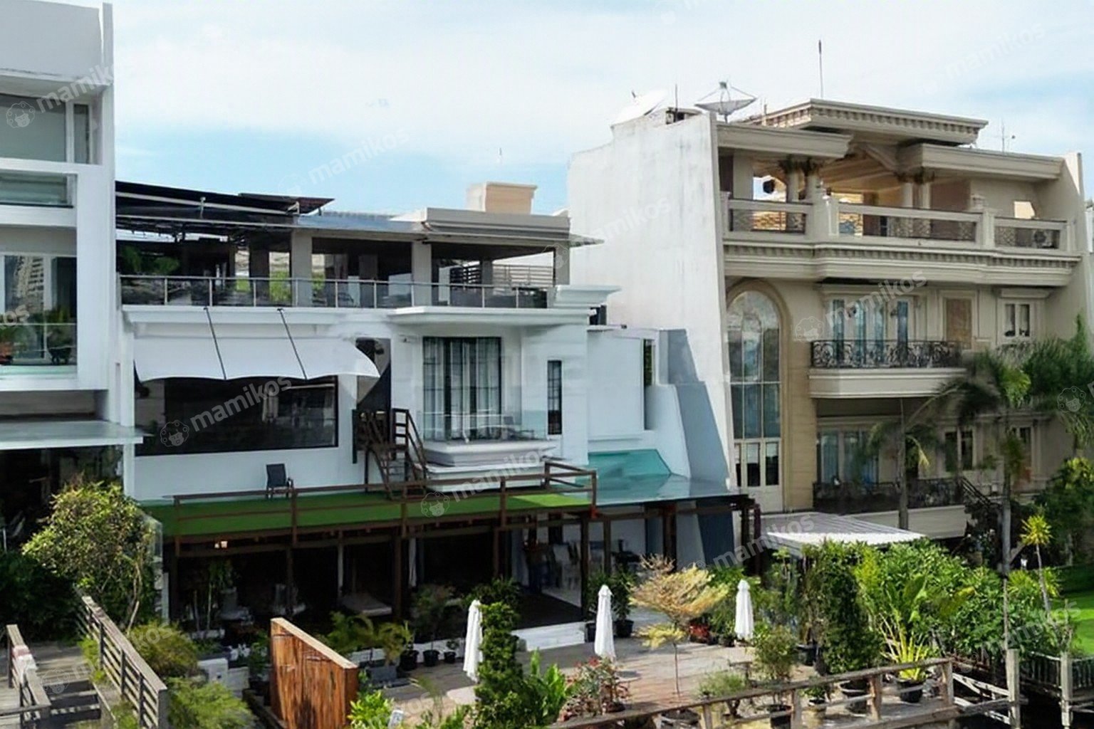 Rumah Sertifikat SHM 9 Kamar Tidur 7 Kamar Mandi Pantai Indah Kapuk Jakarta Utara
