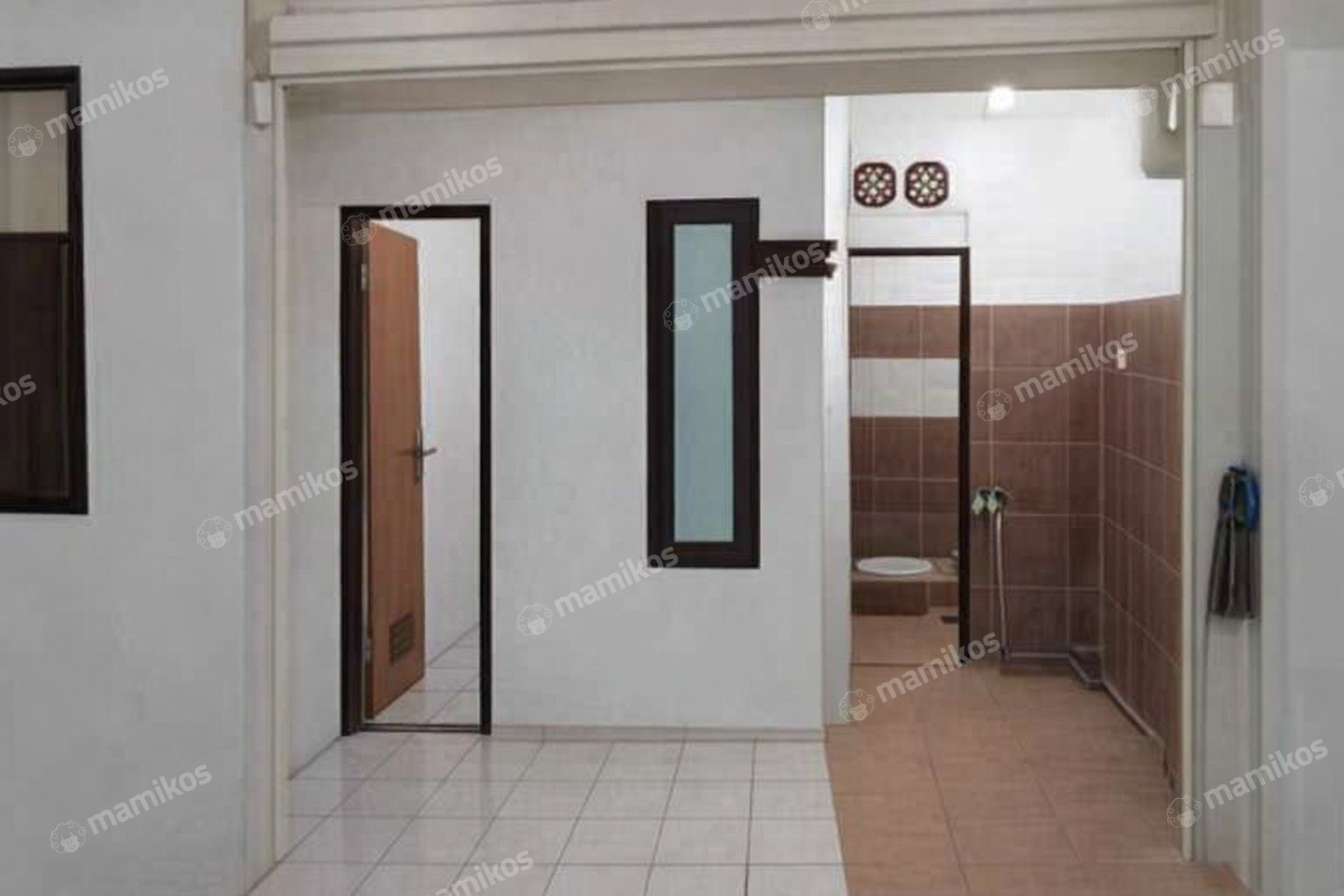 Rumah Sertifikat SHM 3 Kamar Tidur 2 Kamar Mandi Legenda Wisata Jakarta Timur - Photo 3