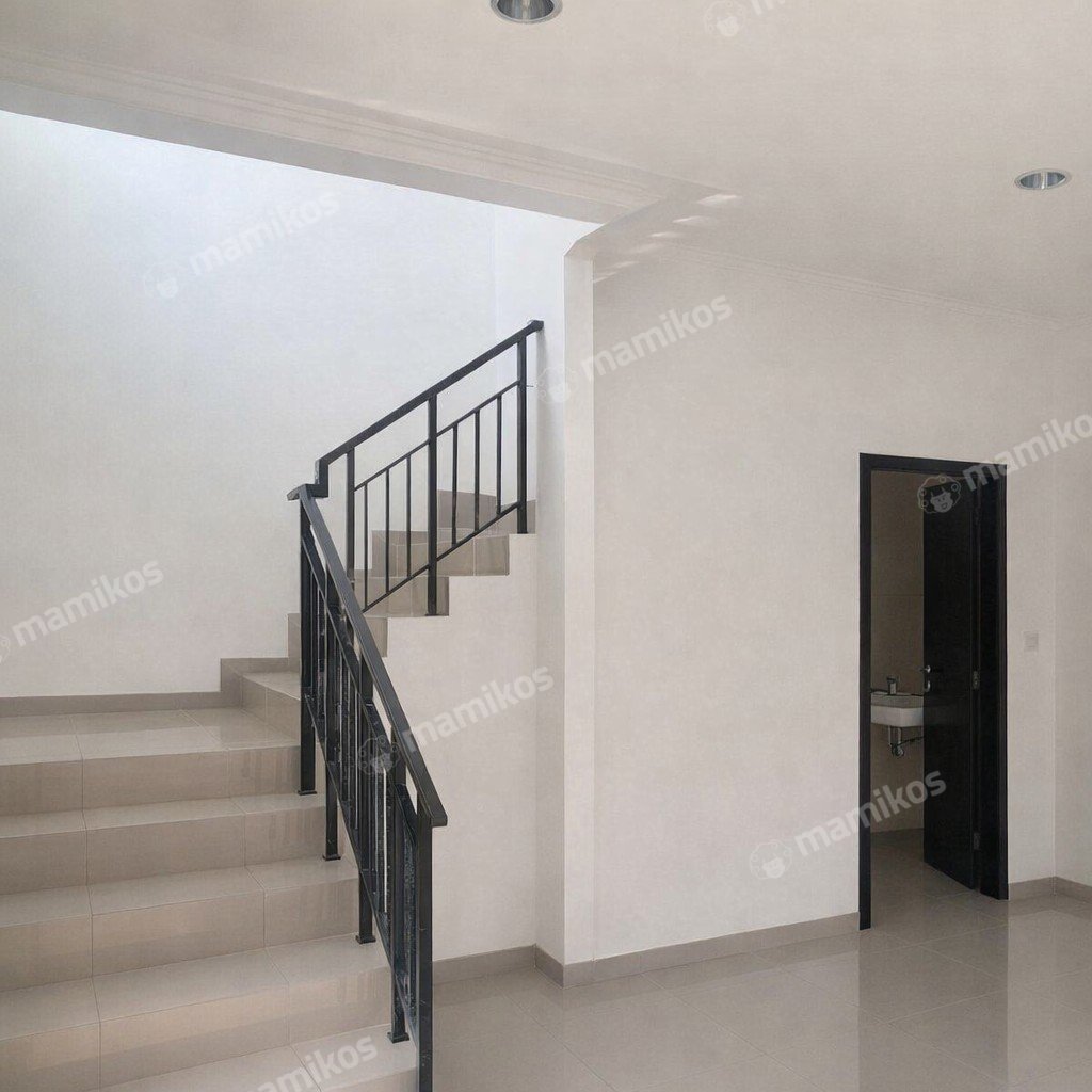 Rumah Sertifikat SHM 3 Kamar Tidur 3 Kamar Mandi Pantai Indah Kapuk 2 Jakarta Utara - Photo 3