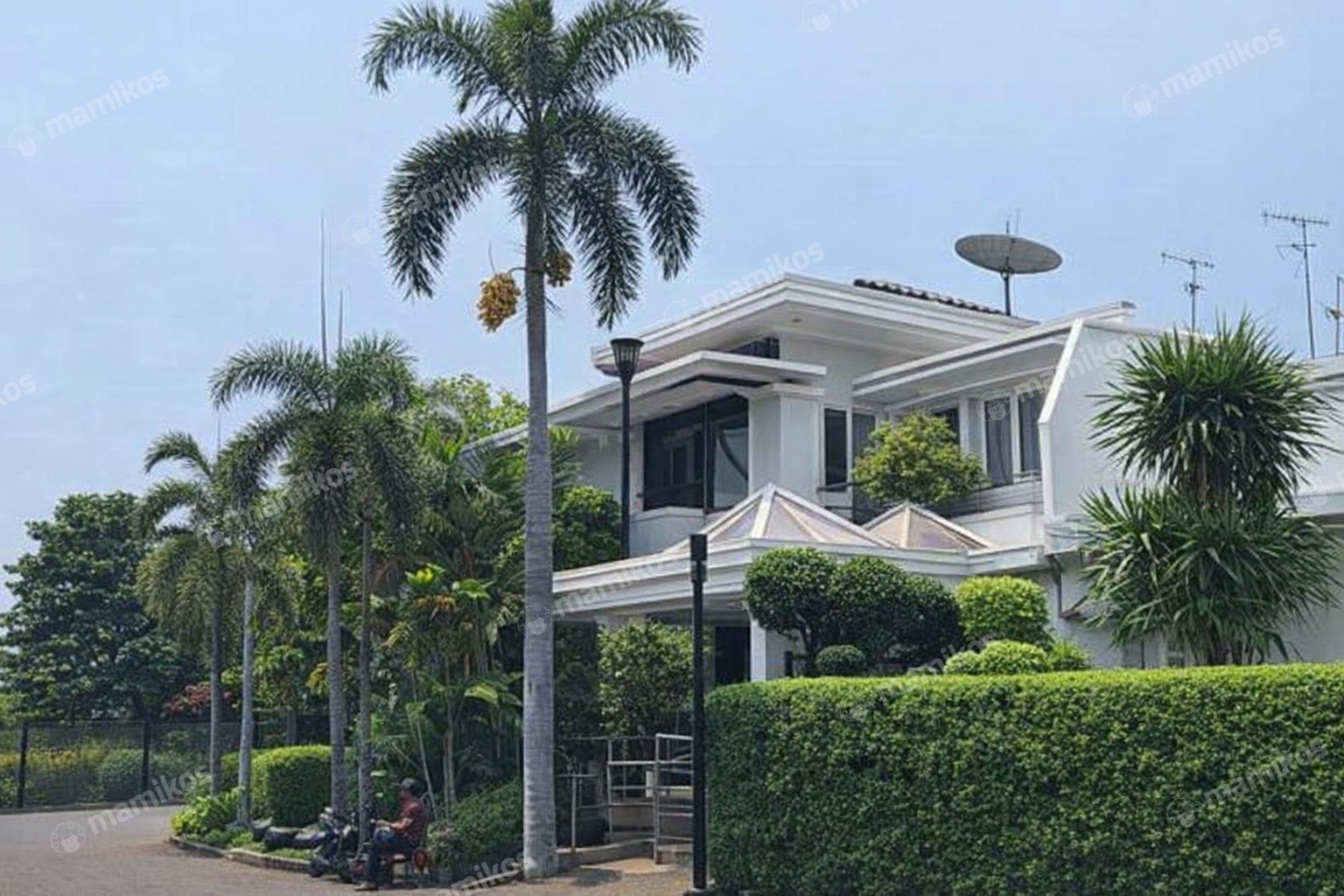 Rumah 4 Kamar Tidur 4 Kamar Mandi 2 Lantai Kelapa Gading Jakarta Utara