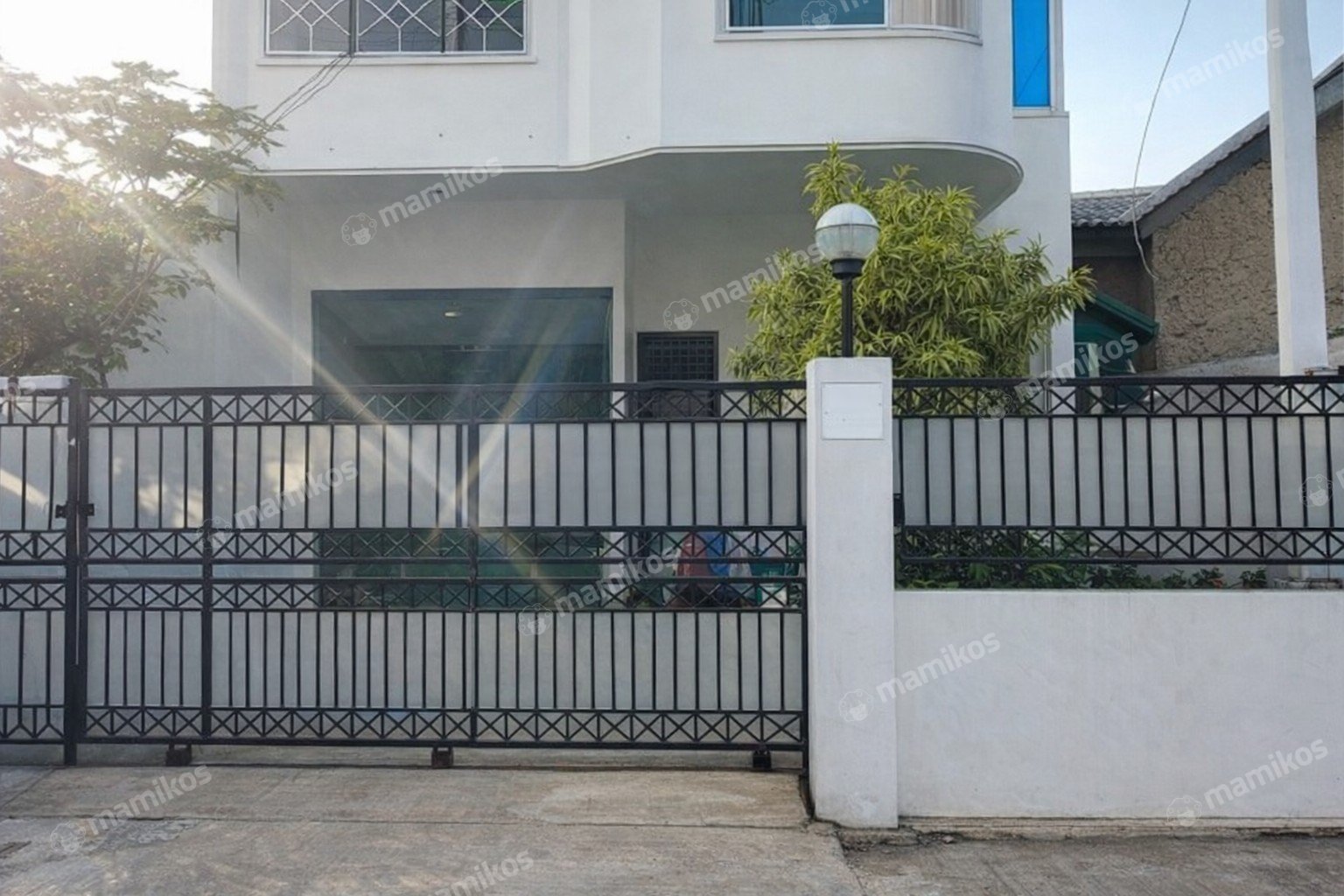Rumah Sertifikat SHM 5 Kamar Tidur 4 Kamar Mandi Meruya Jakarta Barat