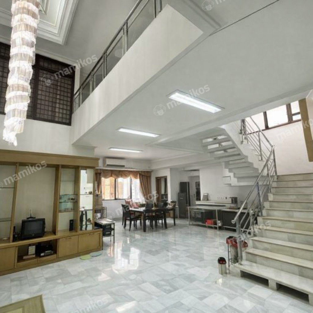 Rumah Sertifikat SHM 6 Kamar Tidur 4 Kamar Mandi Intercon Jakarta Barat - Photo 4