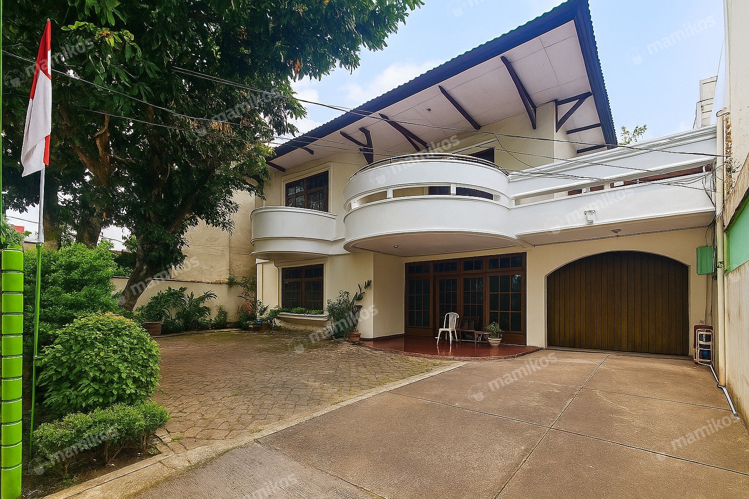 Rumah Sertifikat SHM 4 Kamar Tidur 2 Kamar Mandi Sunrise Garden Jakarta Barat