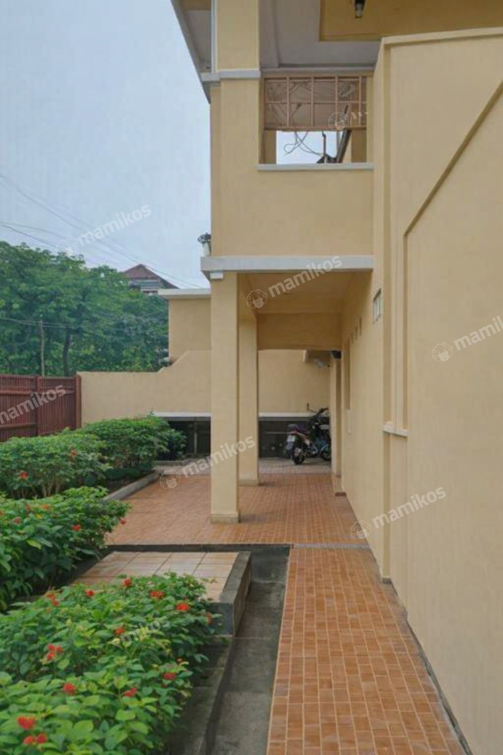 Rumah Sertifikat SHM 5 Kamar Tidur 4 Kamar Mandi Duren Sawit Jakarta Timur - Photo 2