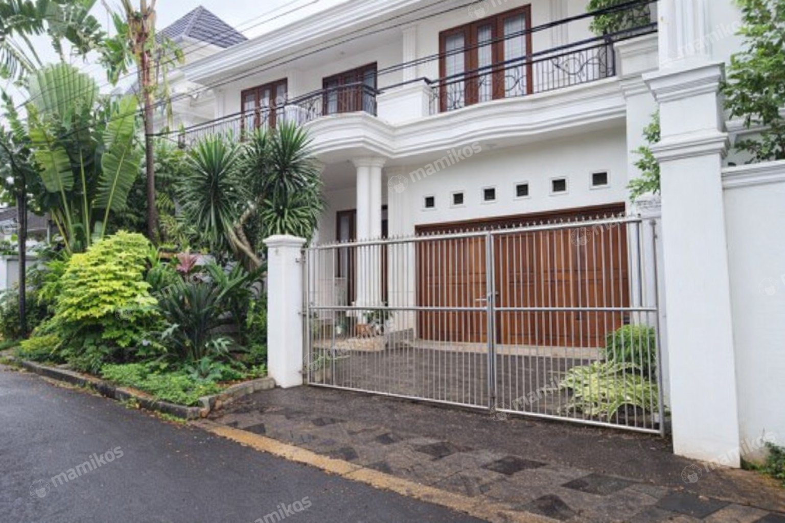 Rumah Sertifikat SHM 6 Kamar Tidur 4 Kamar Mandi Duren Sawit Jakarta Timur - Photo 2