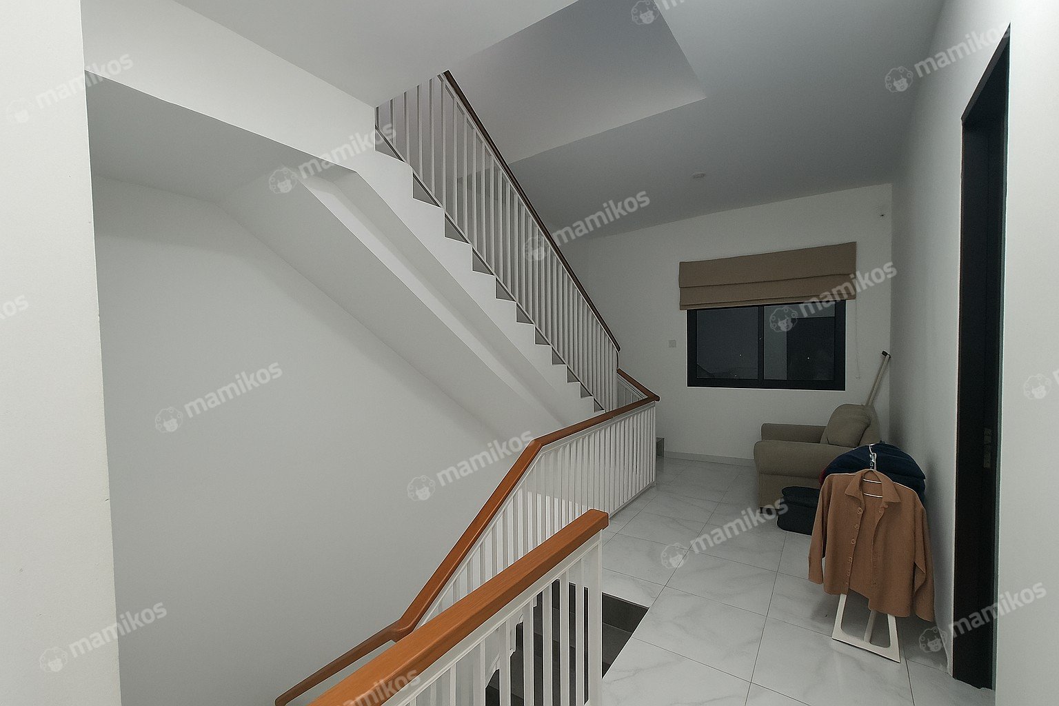 Rumah 3 Kamar Tidur 3 Kamar Mandi 3 Lantai Cibubur Jakarta Timur - Photo 4